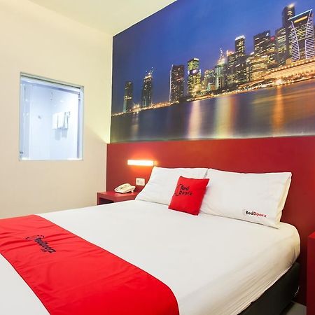Hotel Reddoorz Near Hawaii Water Park Malang Zewnętrze zdjęcie
