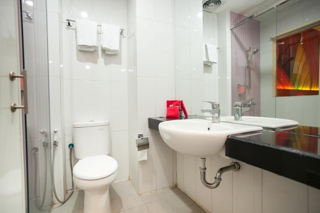 Hotel Reddoorz Near Hawaii Water Park Malang Zewnętrze zdjęcie